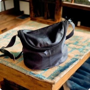 Maxx New York 100% Leather Black Vintage Shoulder Crossbody Bag